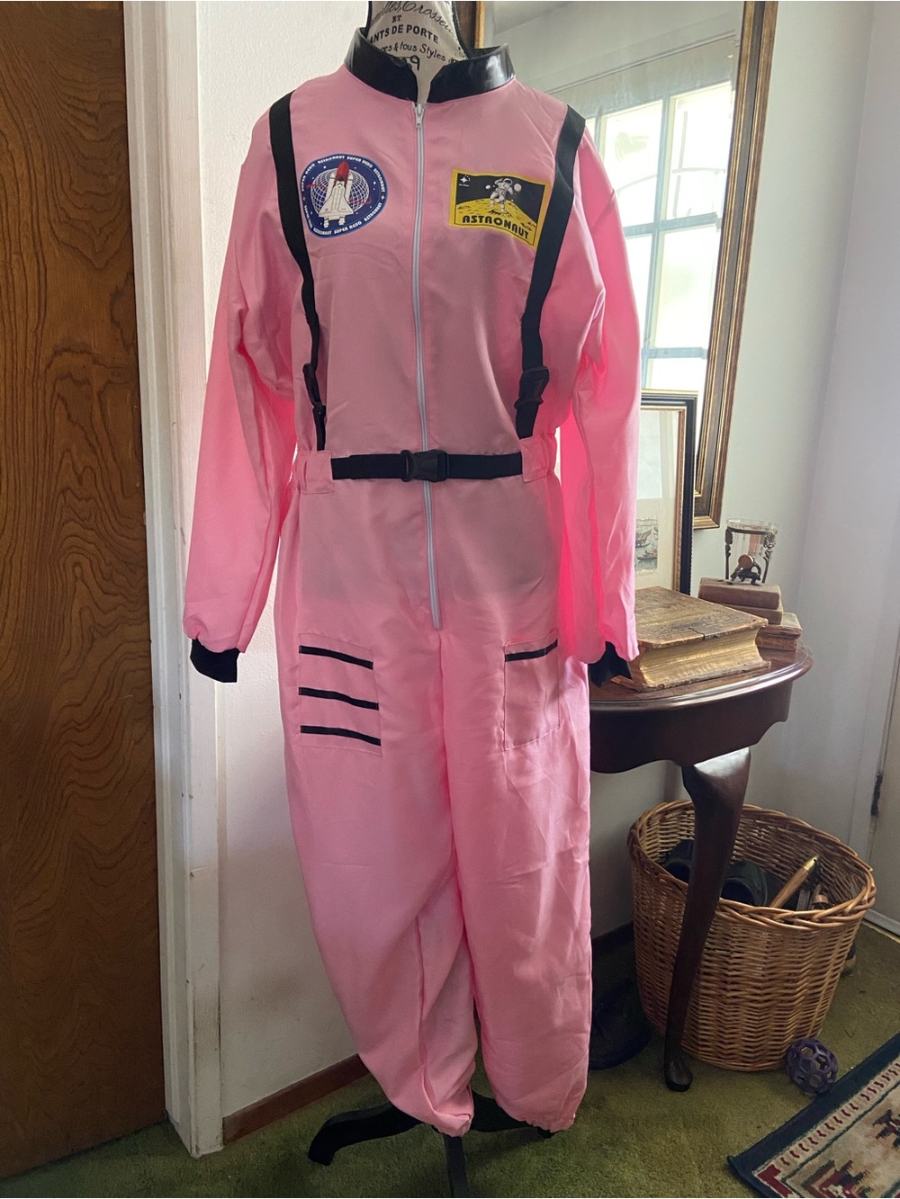 HALLOWEEN 🎃 Pink Woman’s Astronaut Costume - Classic Space Jumpsuit
